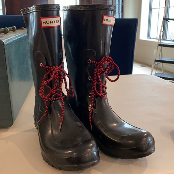 Hunter Shoes - Hunter Black w/ Red Laces 11" H Rain Boots sz 7/8